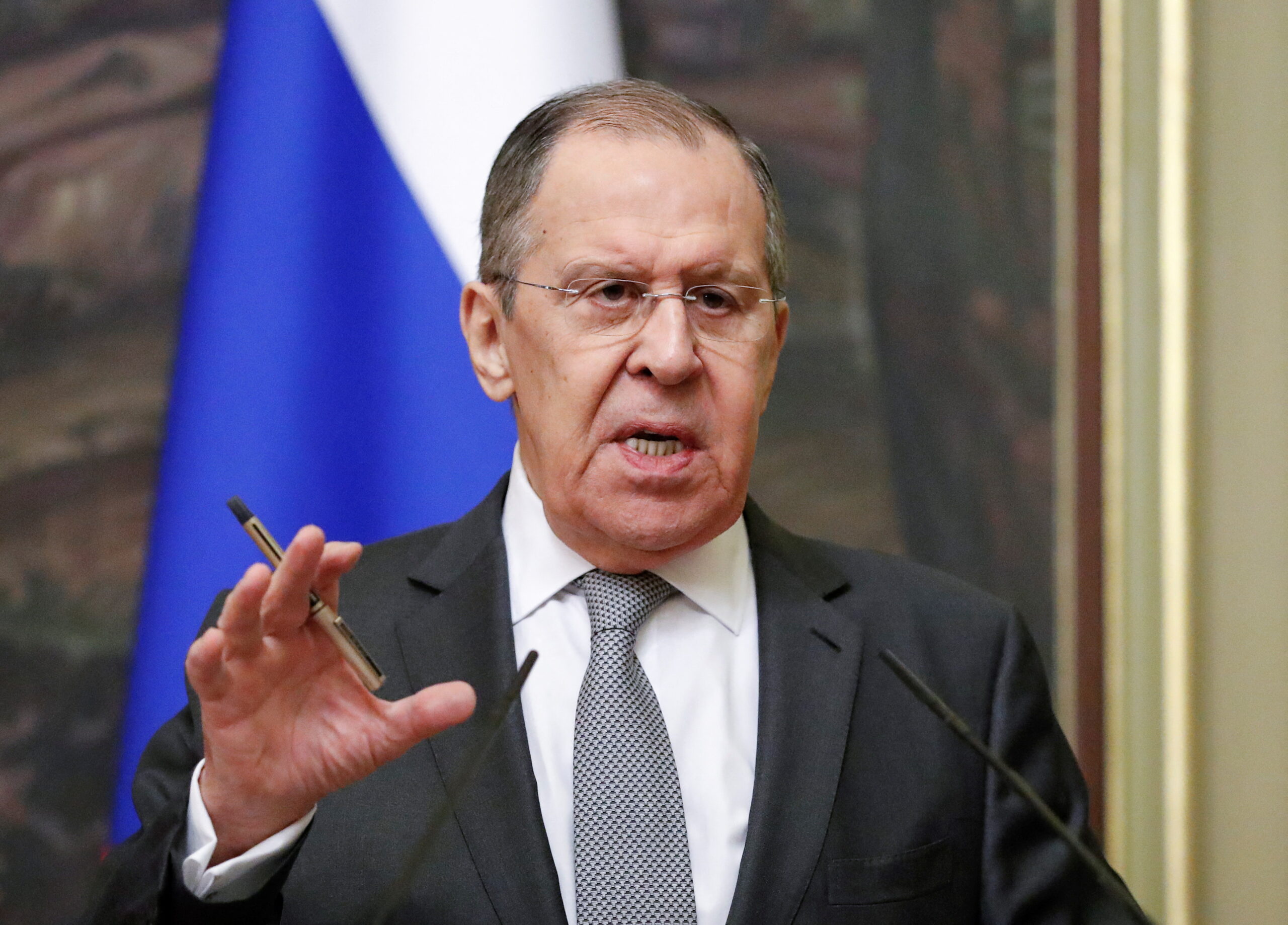 Russian Foreign Minister Lavrov and his Italian counterpart Di Maio attend a news conference in Moscow